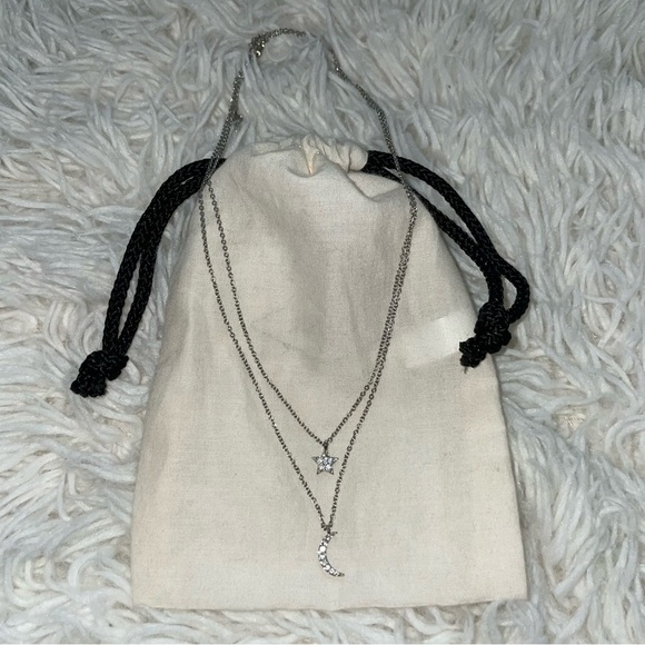 3/$25 Siver Star and Rhinestone Necklace - Picture 2 of 3